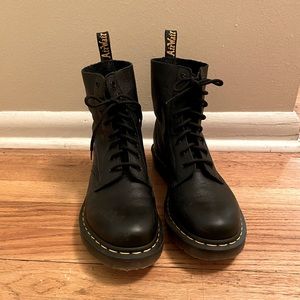 1460 Pascal Virginia Leather Dr Martens Boots